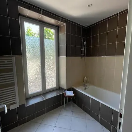 Maison Lumineuse * Villemoustaussou